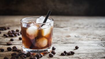 black-russian-cocktail